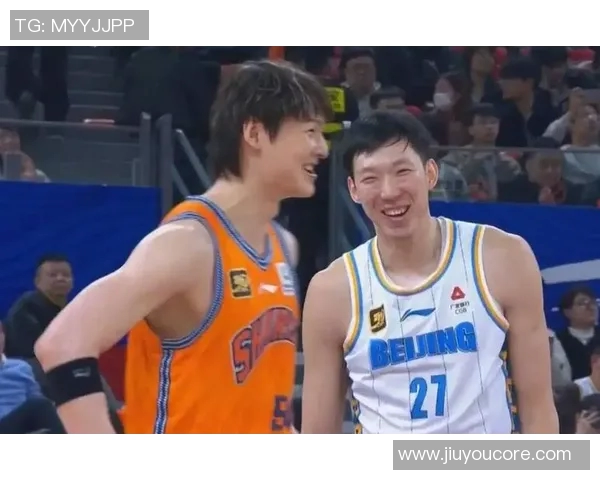 周琦内线强攻首开记录展现实力随即再度发力制造杀伤